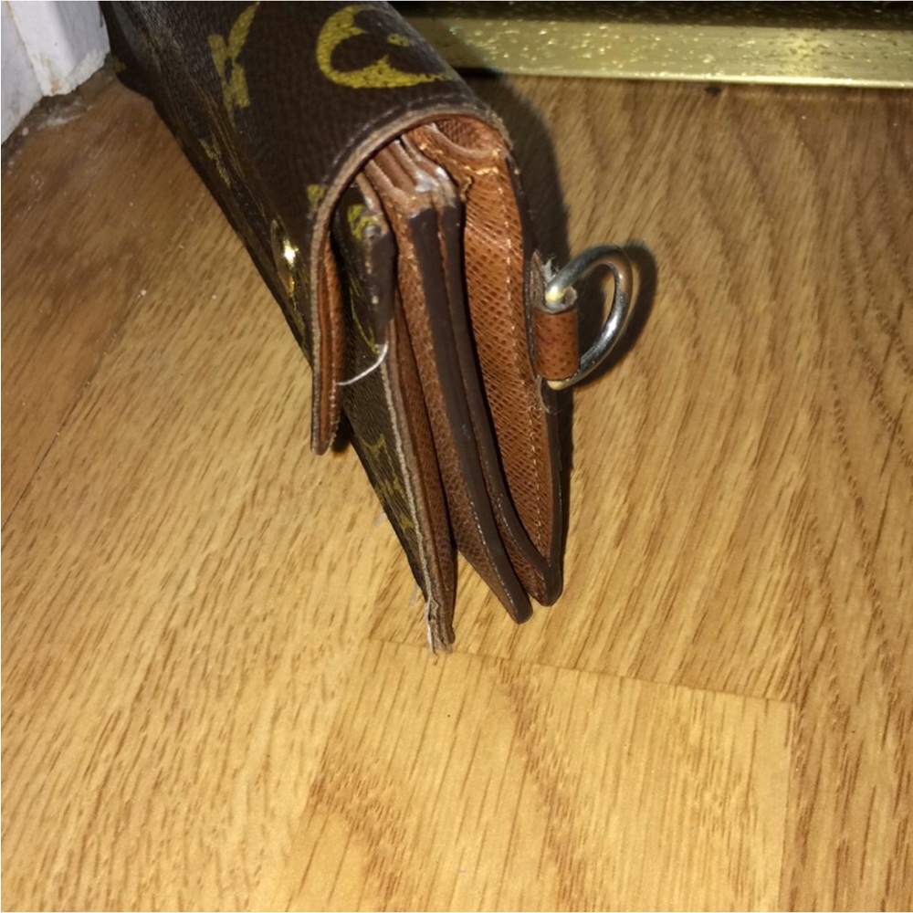 Louis Vuitton Wallet - Picture 7 of 7